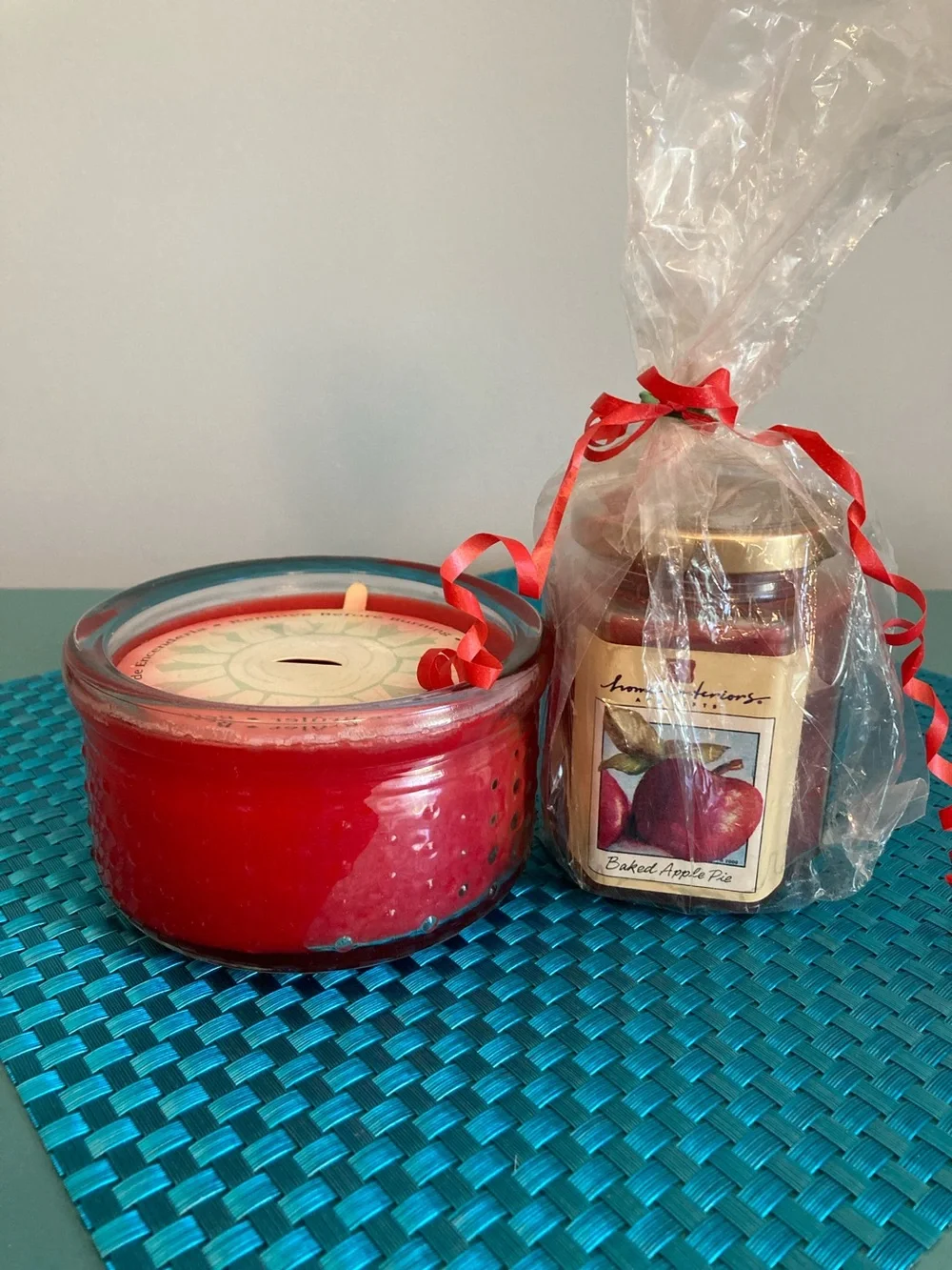 New Candles - Set of 2 - Baked Apple Pie and Cinnamon Apple